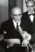 Chamson, lors de la remise d’un prix littéraire, dans les années 60