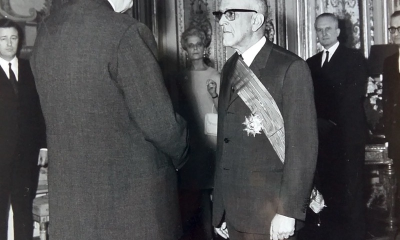 1968 - Chamson est élevé à la distinction de Grand-Croix de la Légion d'Honneur par le Général de Gaulle